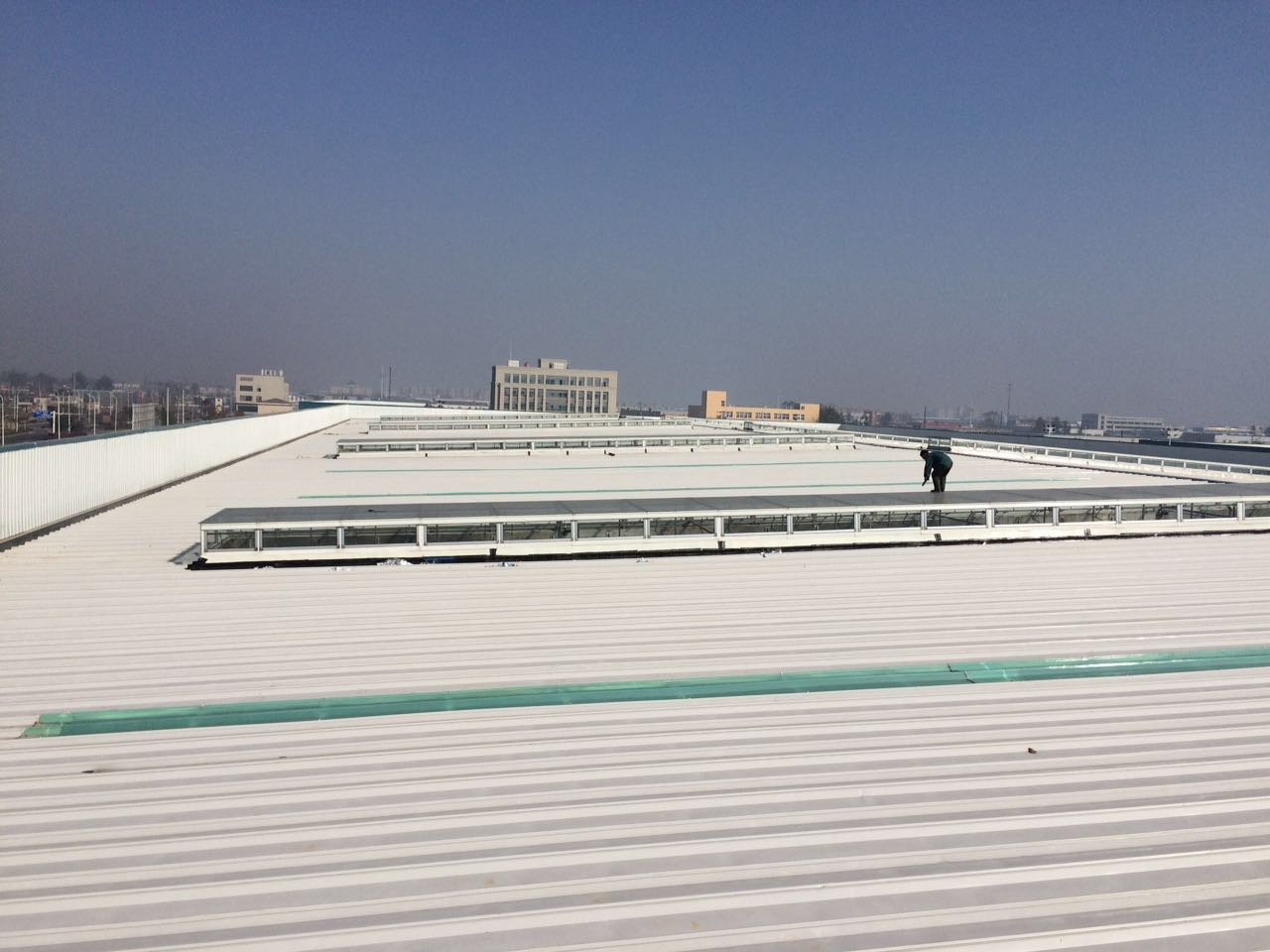 安徽蚌埠物流中心电动一字型排烟天窗